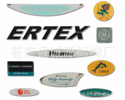 滴胶商标与金属标牌定制 透明滴胶价格、厂家及交通公共管理标牌制造全解析